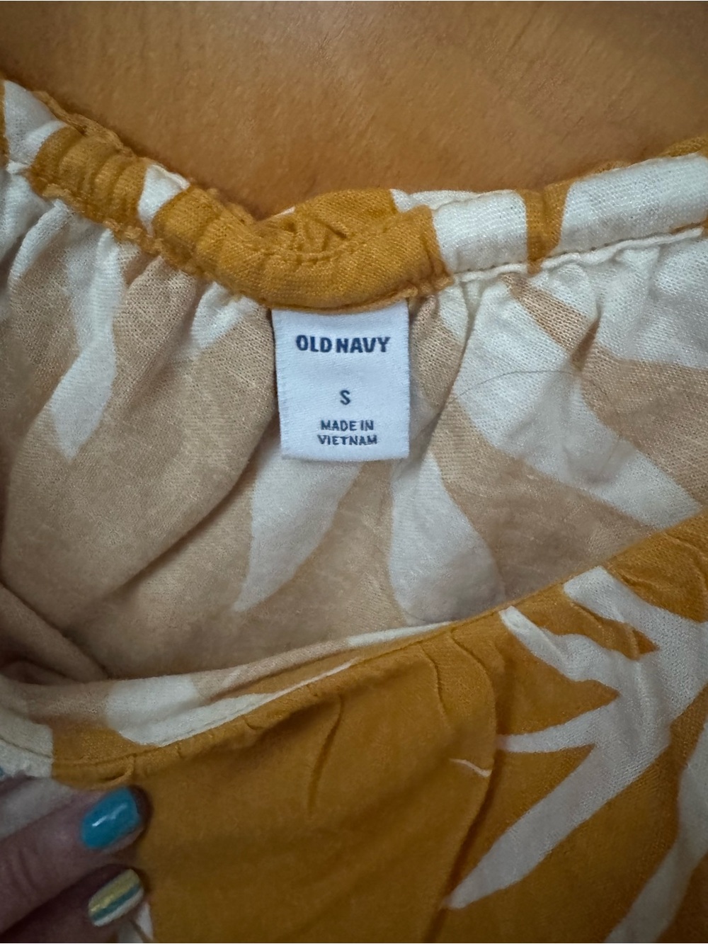 Old Navy Mustard Yellow Tropical Print Sleeveless Top NWT - Picture 2 of 3